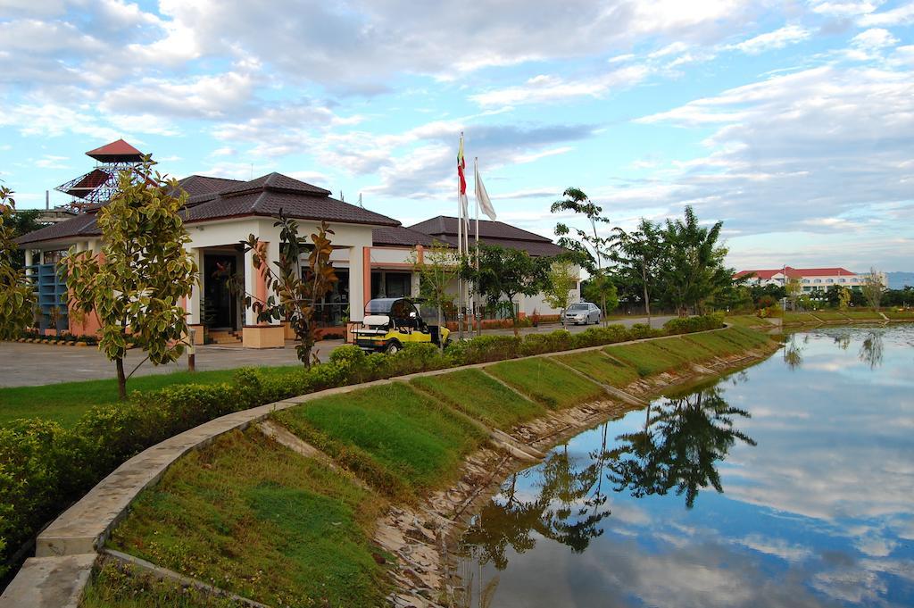 ザ ゴールデン レイク ホテル Naypyidaw エクステリア 写真